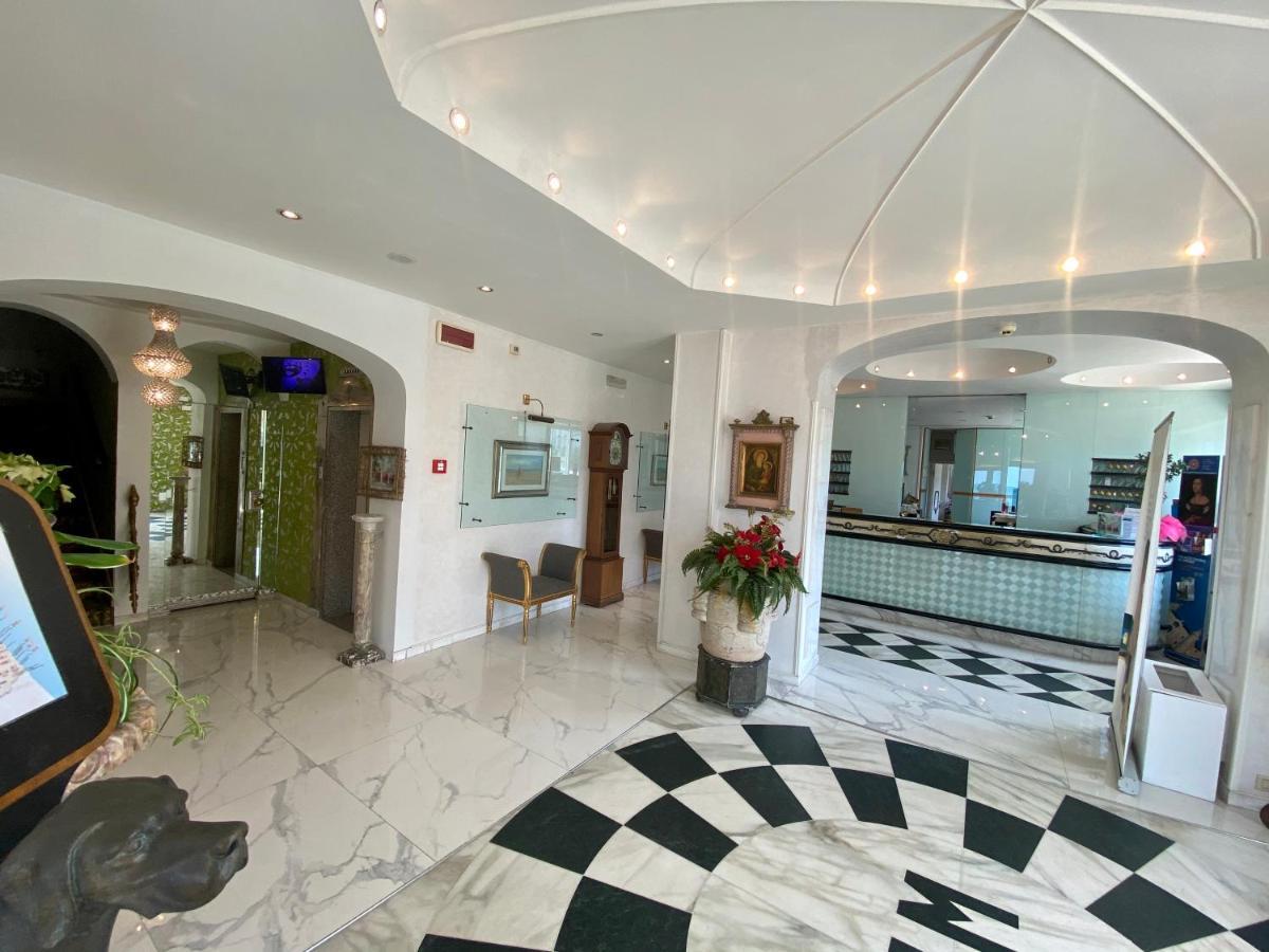 Grand Hotel Michelacci Gabicce Mare Exterior photo